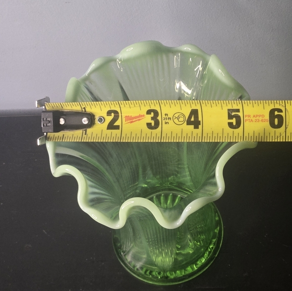 RARE Vintage/Antique Jefferson Glass Bright Green Opalescent 7" Swung Vase - Picture 10 of 16